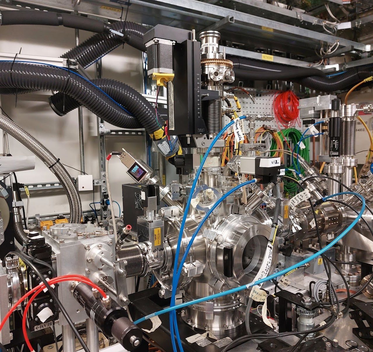 XANES and EXAFS measurements on beamline B18, Diamond Light Source